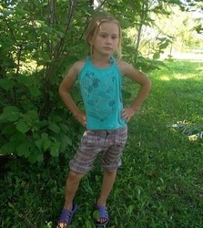 beauty kids in leggings